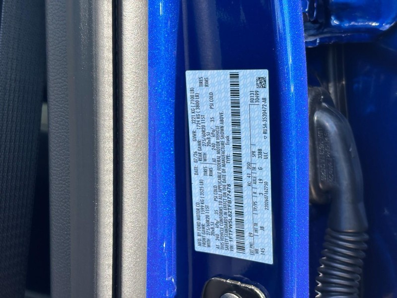 Ford F-150 Vehicle Full-screen Gallery Image 26
