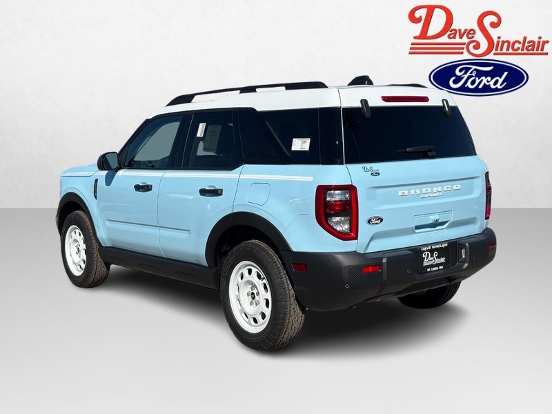 Ford Bronco Sport Vehicle Full-screen Gallery Image 09