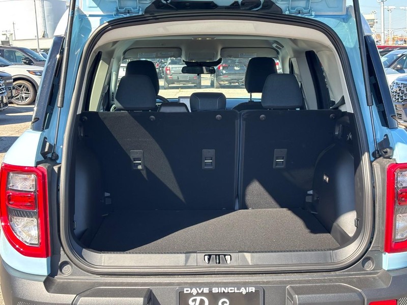 Ford Bronco Sport Vehicle Full-screen Gallery Image 11
