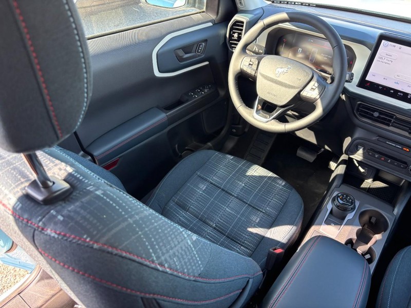 Ford Bronco Sport Vehicle Full-screen Gallery Image 14