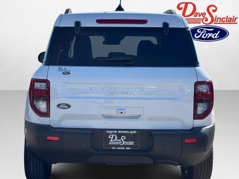 Ford Bronco Sport Vehicle Full-screen Gallery Image 08