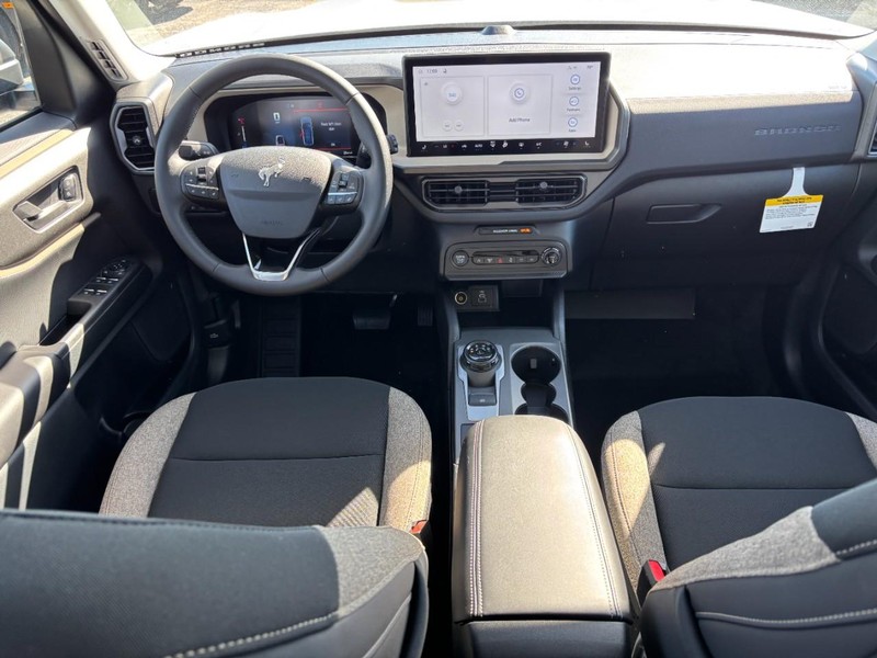 Ford Bronco Sport Vehicle Full-screen Gallery Image 15