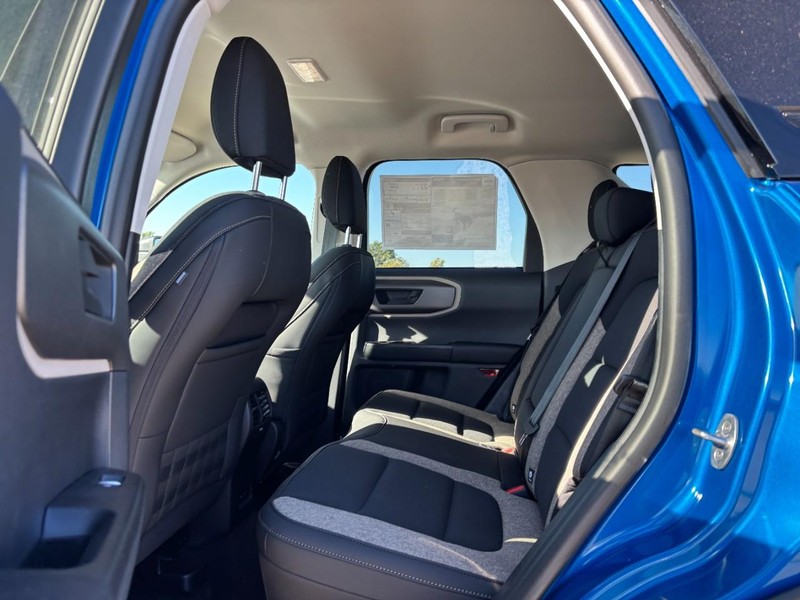 Ford Bronco Sport Vehicle Full-screen Gallery Image 13