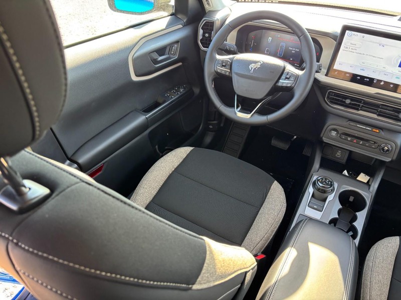 Ford Bronco Sport Vehicle Full-screen Gallery Image 14