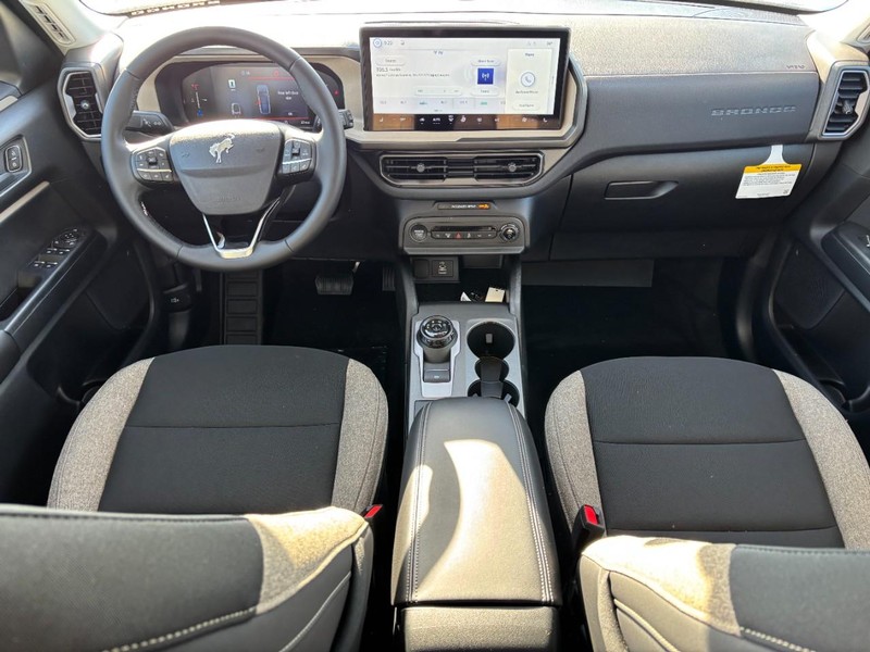 Ford Bronco Sport Vehicle Full-screen Gallery Image 15