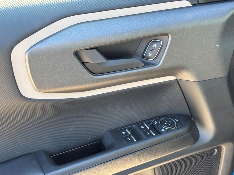 Ford Bronco Sport Vehicle Full-screen Gallery Image 18