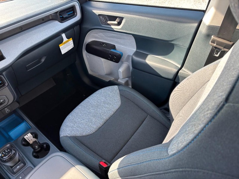 Ford Maverick Vehicle Full-screen Gallery Image 16