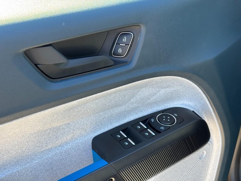 Ford Maverick Vehicle Full-screen Gallery Image 18