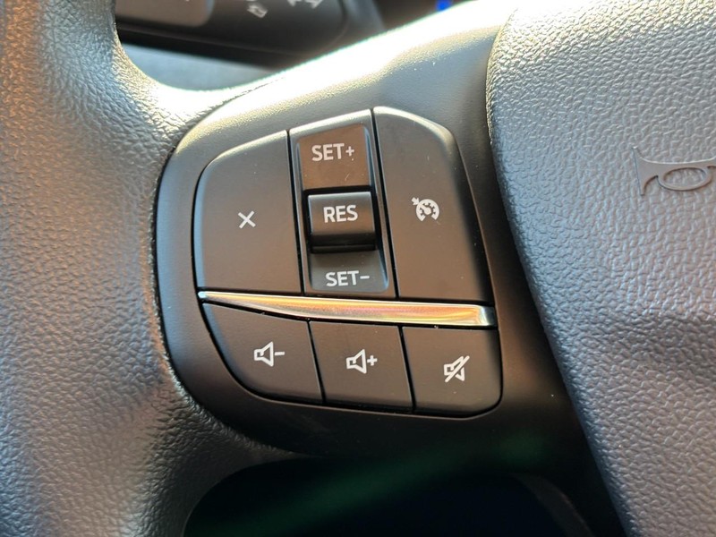 Ford Maverick Vehicle Full-screen Gallery Image 19