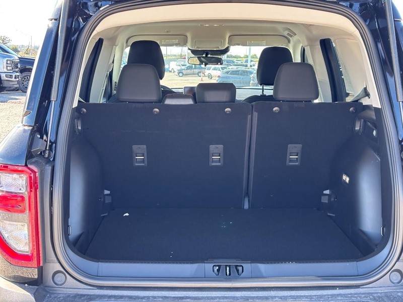 Ford Bronco Sport Vehicle Full-screen Gallery Image 11
