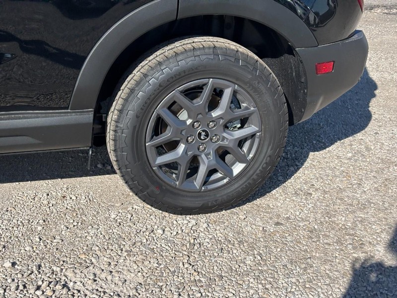Ford Bronco Sport Vehicle Full-screen Gallery Image 12