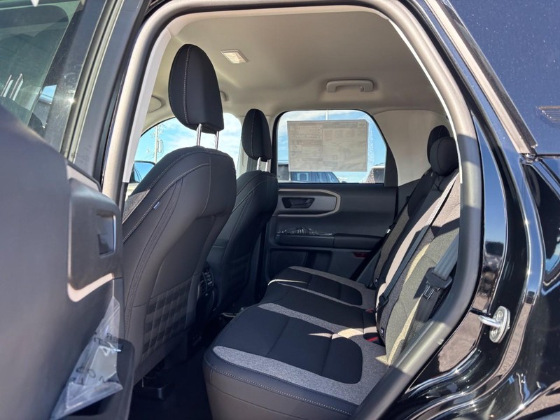 Ford Bronco Sport Vehicle Full-screen Gallery Image 13