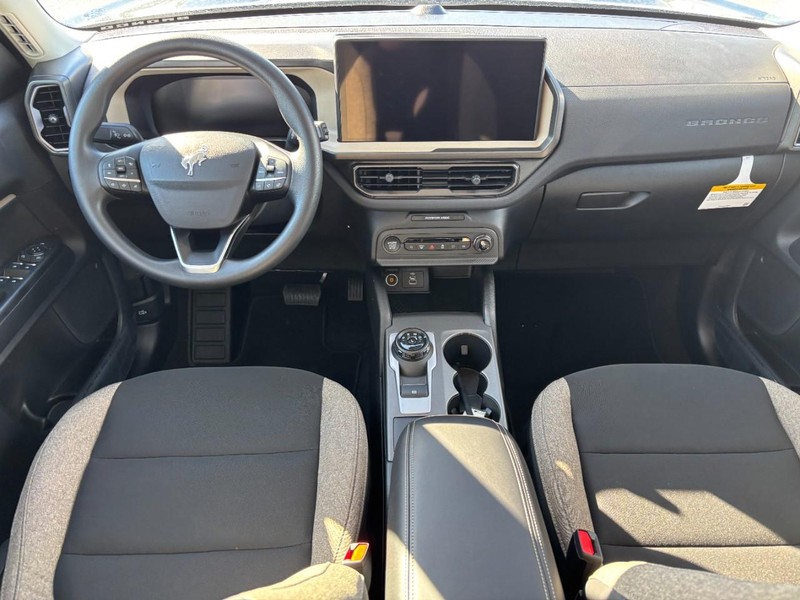 Ford Bronco Sport Vehicle Full-screen Gallery Image 15