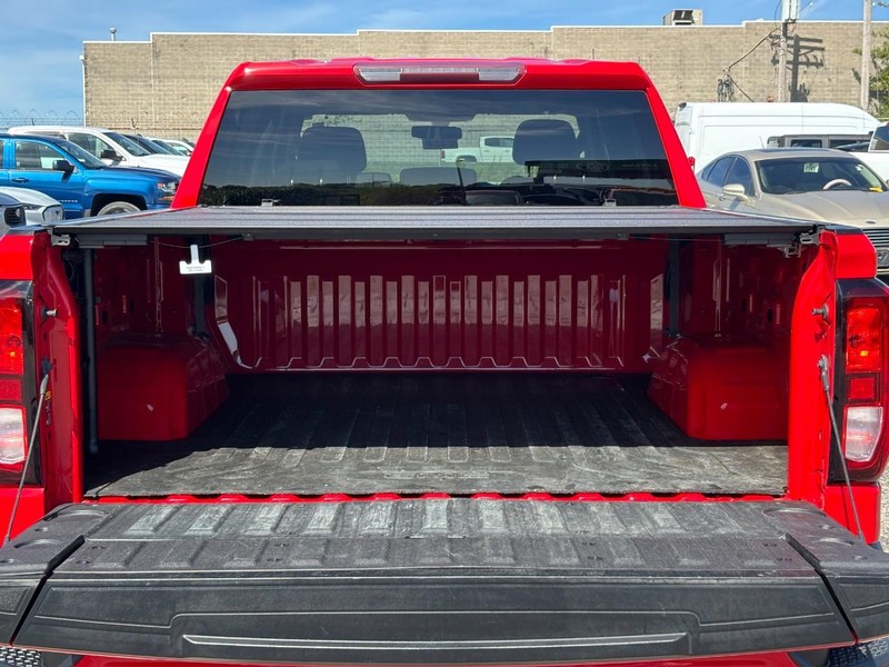 GMC Sierra 1500 Vehicle Full-screen Gallery Image 11