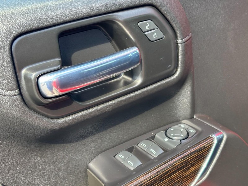 GMC Sierra 1500 Vehicle Full-screen Gallery Image 18