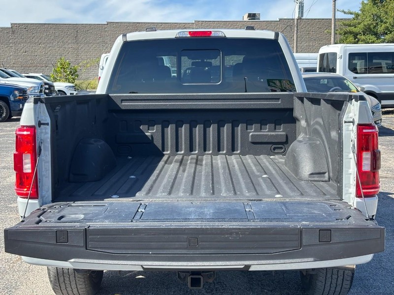 Ford F-150 Vehicle Full-screen Gallery Image 11
