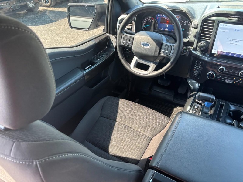 Ford F-150 Vehicle Full-screen Gallery Image 14