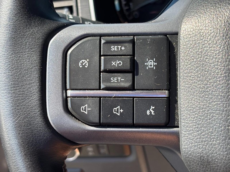 Ford F-150 Vehicle Full-screen Gallery Image 19