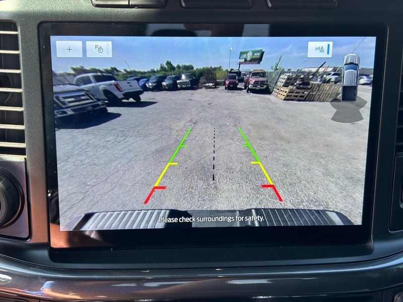 Ford F-150 Vehicle Full-screen Gallery Image 24