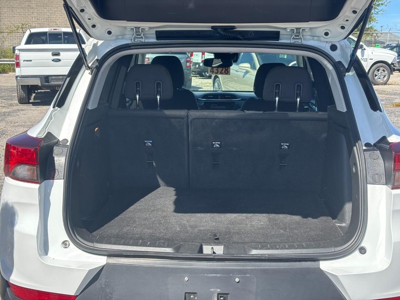 Chevrolet TrailBlazer Vehicle Full-screen Gallery Image 11