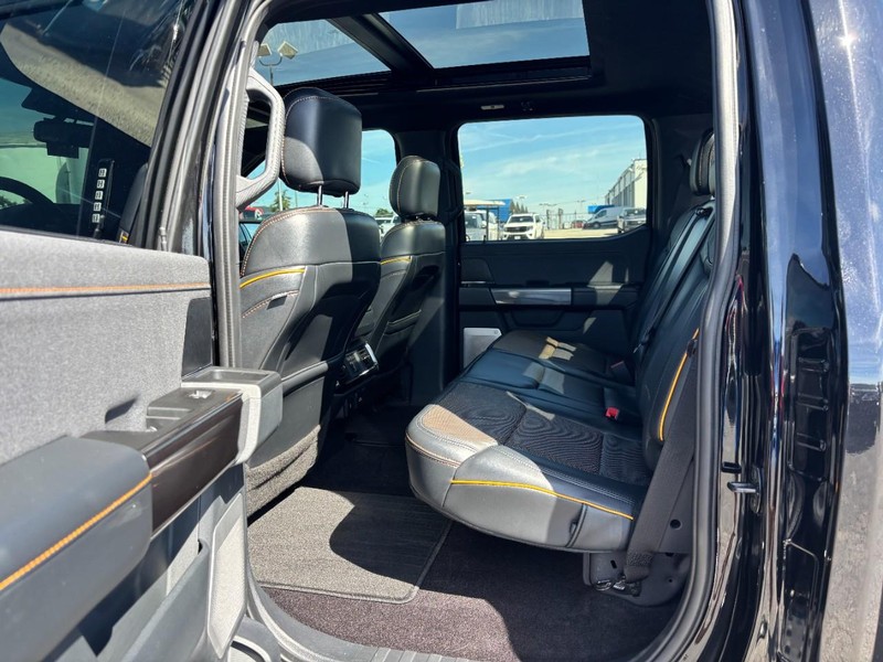 Ford F-150 Vehicle Full-screen Gallery Image 13