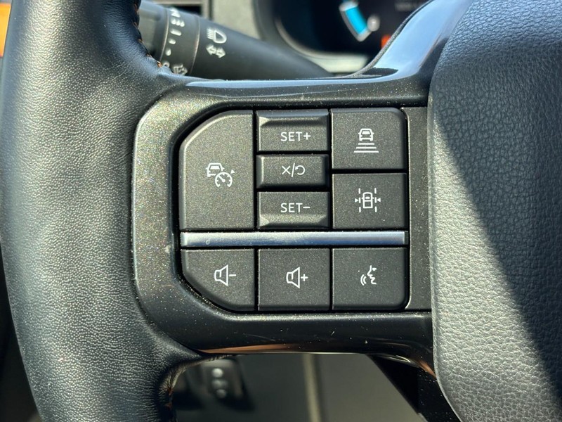 Ford F-150 Vehicle Full-screen Gallery Image 19