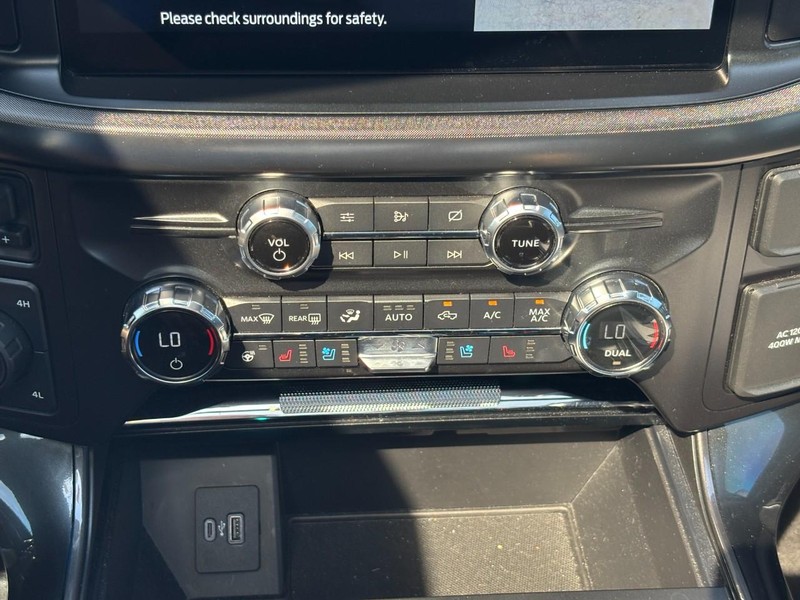 Ford F-150 Vehicle Full-screen Gallery Image 24