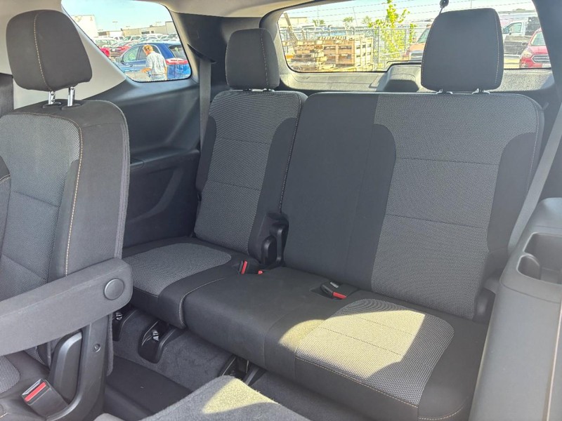 Chevrolet Traverse Vehicle Full-screen Gallery Image 13