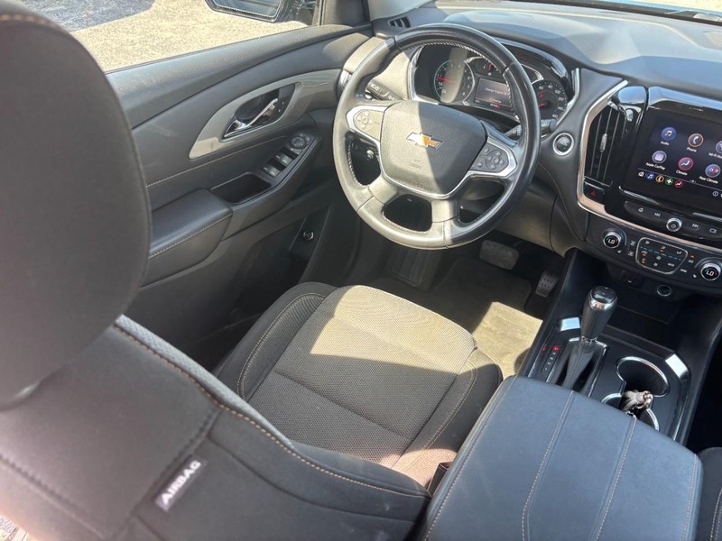 Chevrolet Traverse Vehicle Full-screen Gallery Image 15