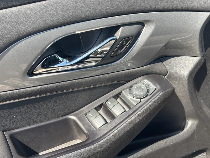 Chevrolet Traverse Vehicle Full-screen Gallery Image 19