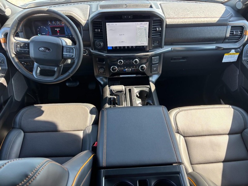 Ford F-150 Vehicle Full-screen Gallery Image 15