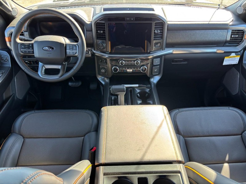 Ford F-150 Vehicle Full-screen Gallery Image 15