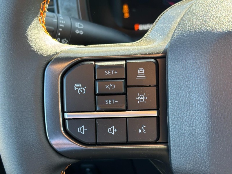 Ford F-150 Vehicle Full-screen Gallery Image 19