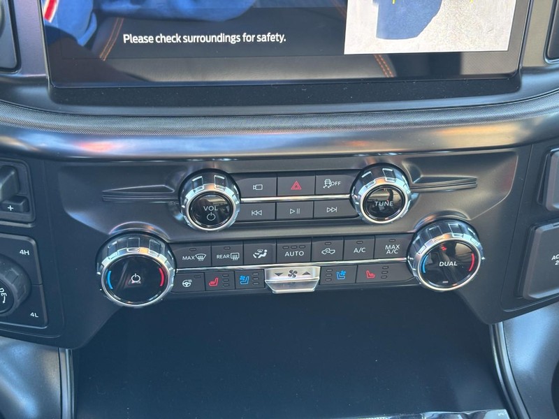 Ford F-150 Vehicle Full-screen Gallery Image 25
