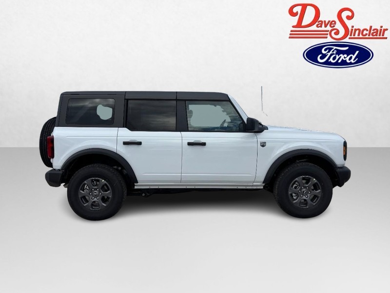 Ford Bronco Vehicle Full-screen Gallery Image 05