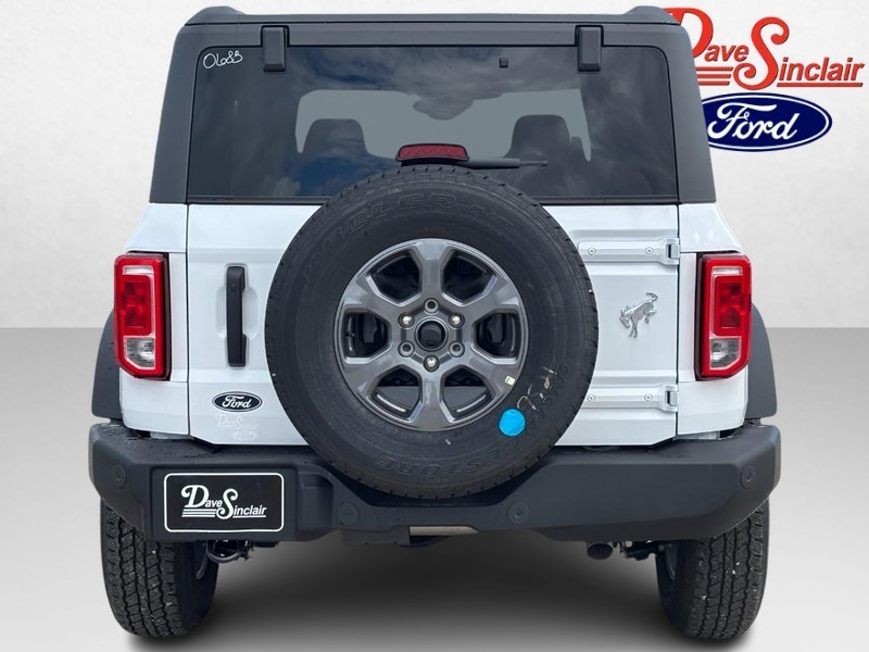 Ford Bronco Vehicle Full-screen Gallery Image 08