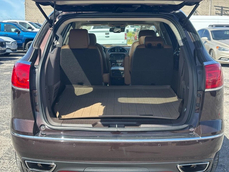 Buick Enclave Vehicle Full-screen Gallery Image 11