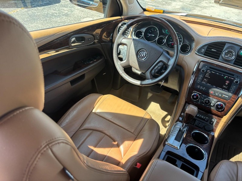 Buick Enclave Vehicle Full-screen Gallery Image 16