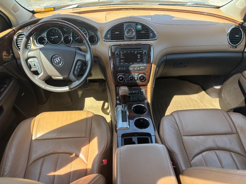 Buick Enclave Vehicle Full-screen Gallery Image 17
