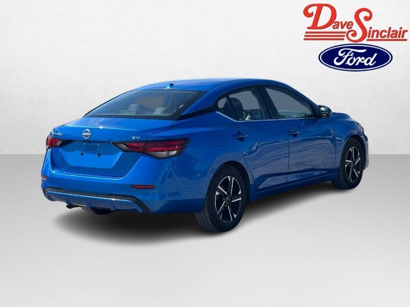 Nissan Sentra Vehicle Image 07