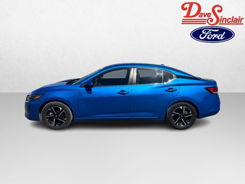 Nissan Sentra Vehicle Image 10