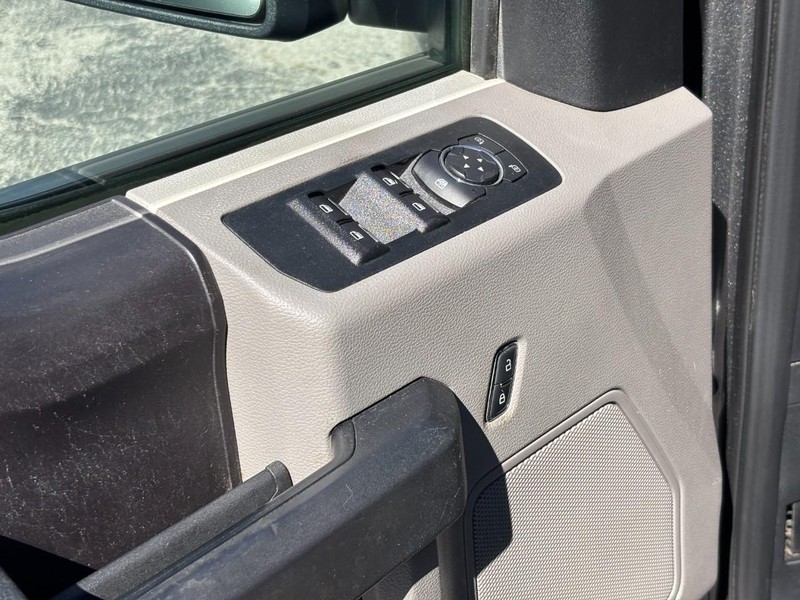 Ford F-150 Vehicle Image 17