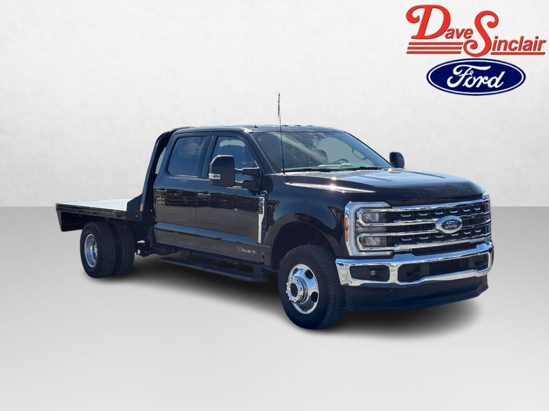 Ford Super Duty F-350 DRW Vehicle Image 04