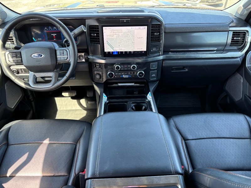 Ford Super Duty F-350 DRW Vehicle Image 14