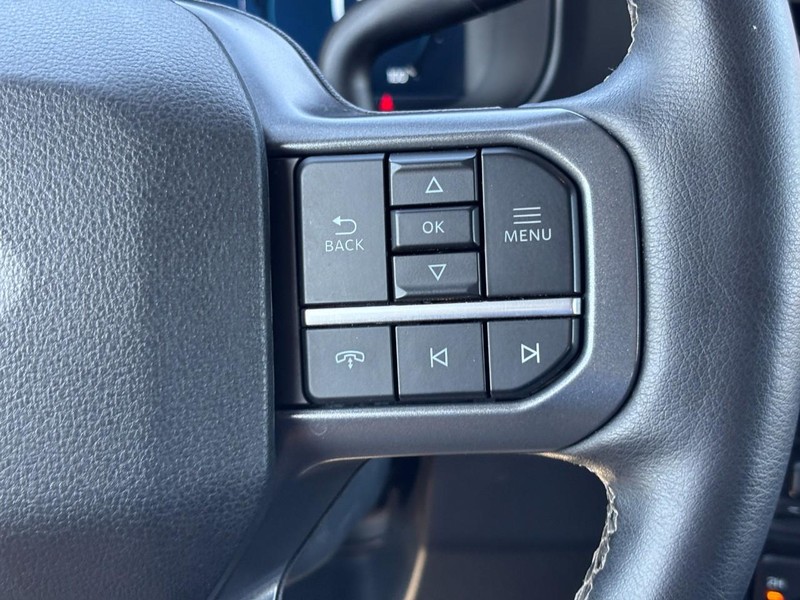 Ford Super Duty F-350 DRW Vehicle Image 19