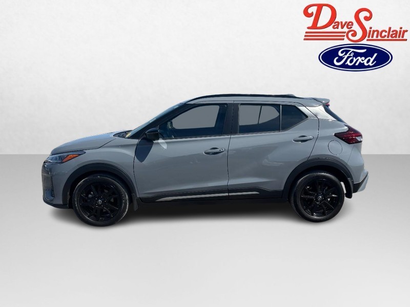 Nissan Kicks Vehicle Full-screen Gallery Image 10