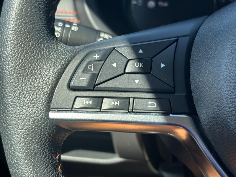 Nissan Kicks Vehicle Full-screen Gallery Image 19