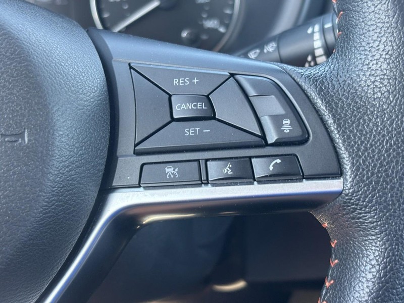 Nissan Kicks Vehicle Full-screen Gallery Image 20