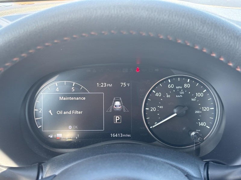 Nissan Kicks Vehicle Full-screen Gallery Image 21