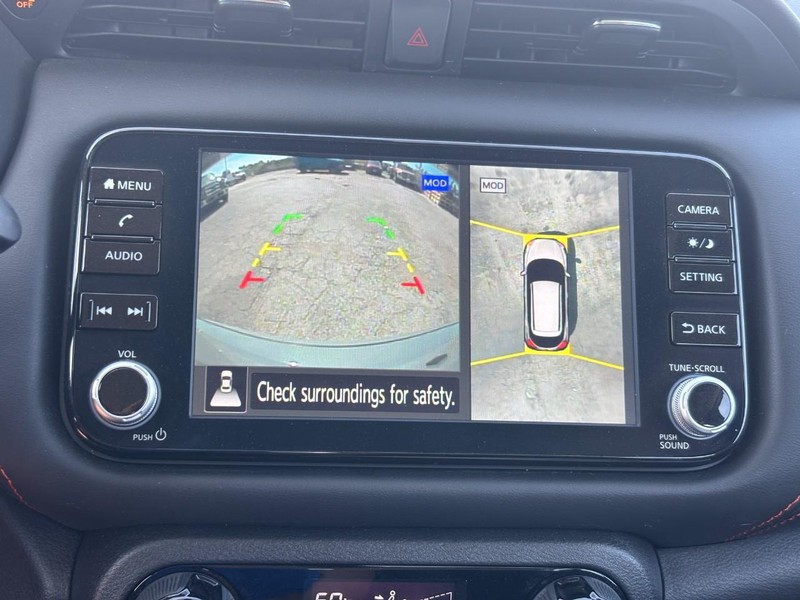 Nissan Kicks Vehicle Full-screen Gallery Image 23